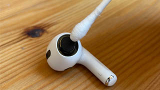 Jak vyčistit airpods?