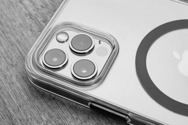 Zadní kryt FIXED MagPurity s podporou Magsafe pro Apple iPhone 15 Pro Max, čirý