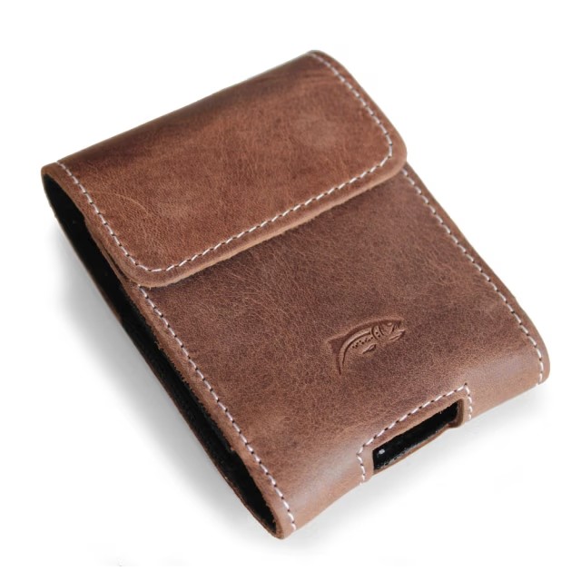 Kožené ochranné pouzdro LURESKO FLIP SLEEVE M pro Samsung Galaxy Z Flip 3/4/5/6 Motorola Razr 50 / 40 Ultra Huawei Pocket (vintage hnědá s bílou nití)